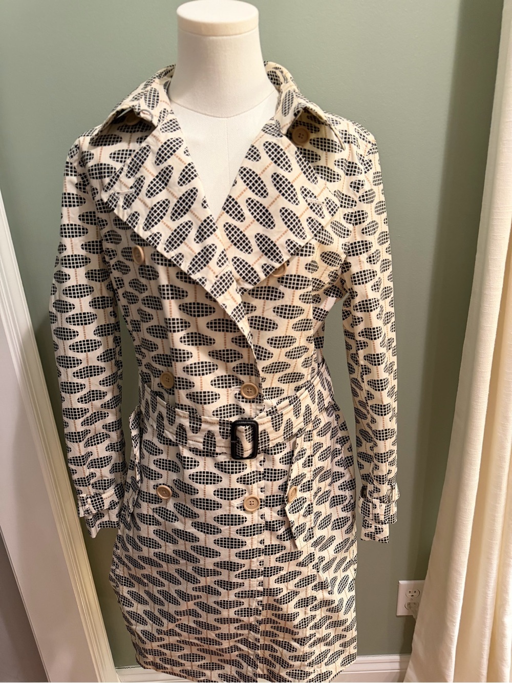 GAP Women's Retro Printed Belted Trench/Rain Coat in Cream and Black Size S